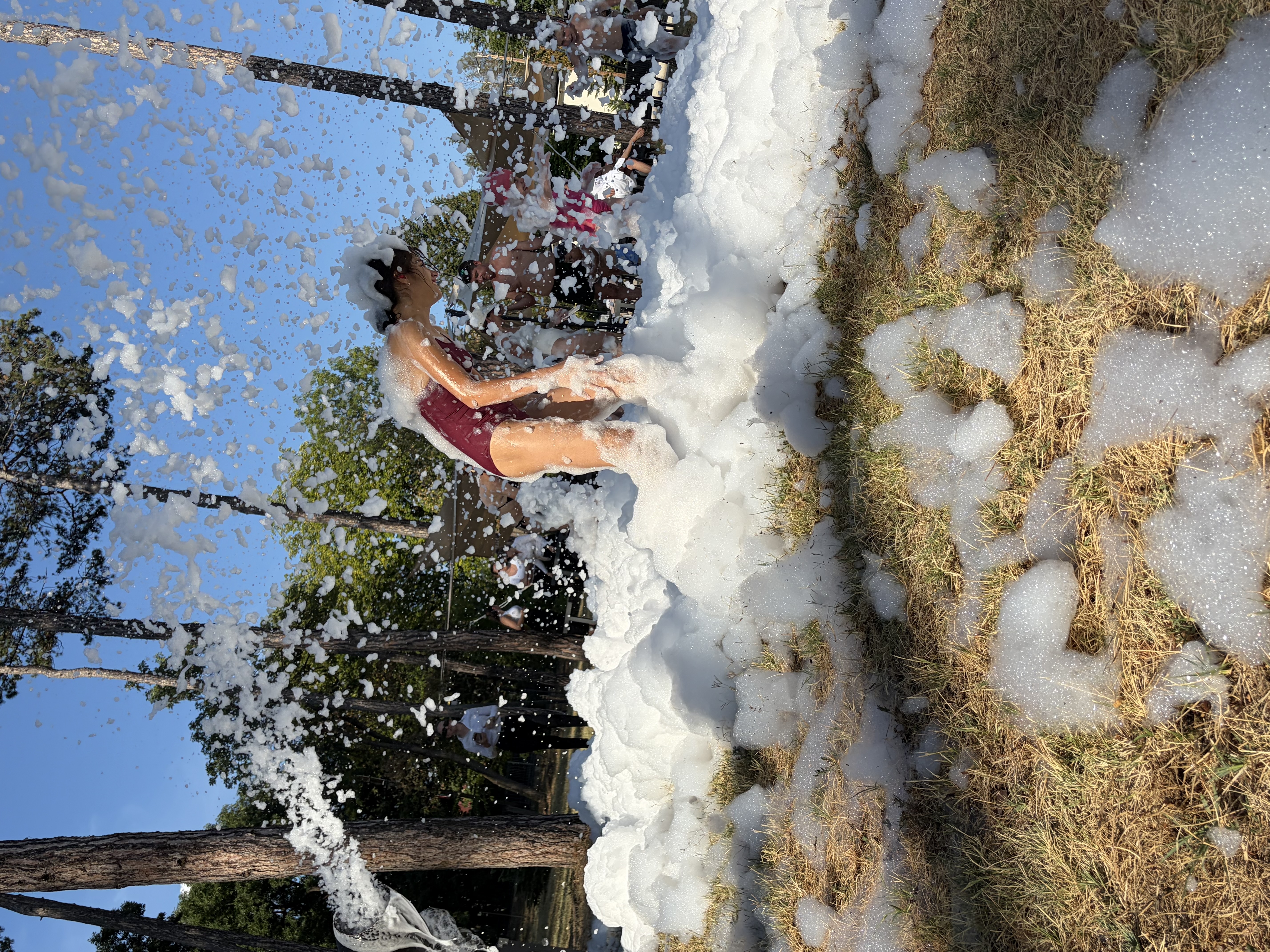 Habparty hotelben – Mega Foam Party referencia